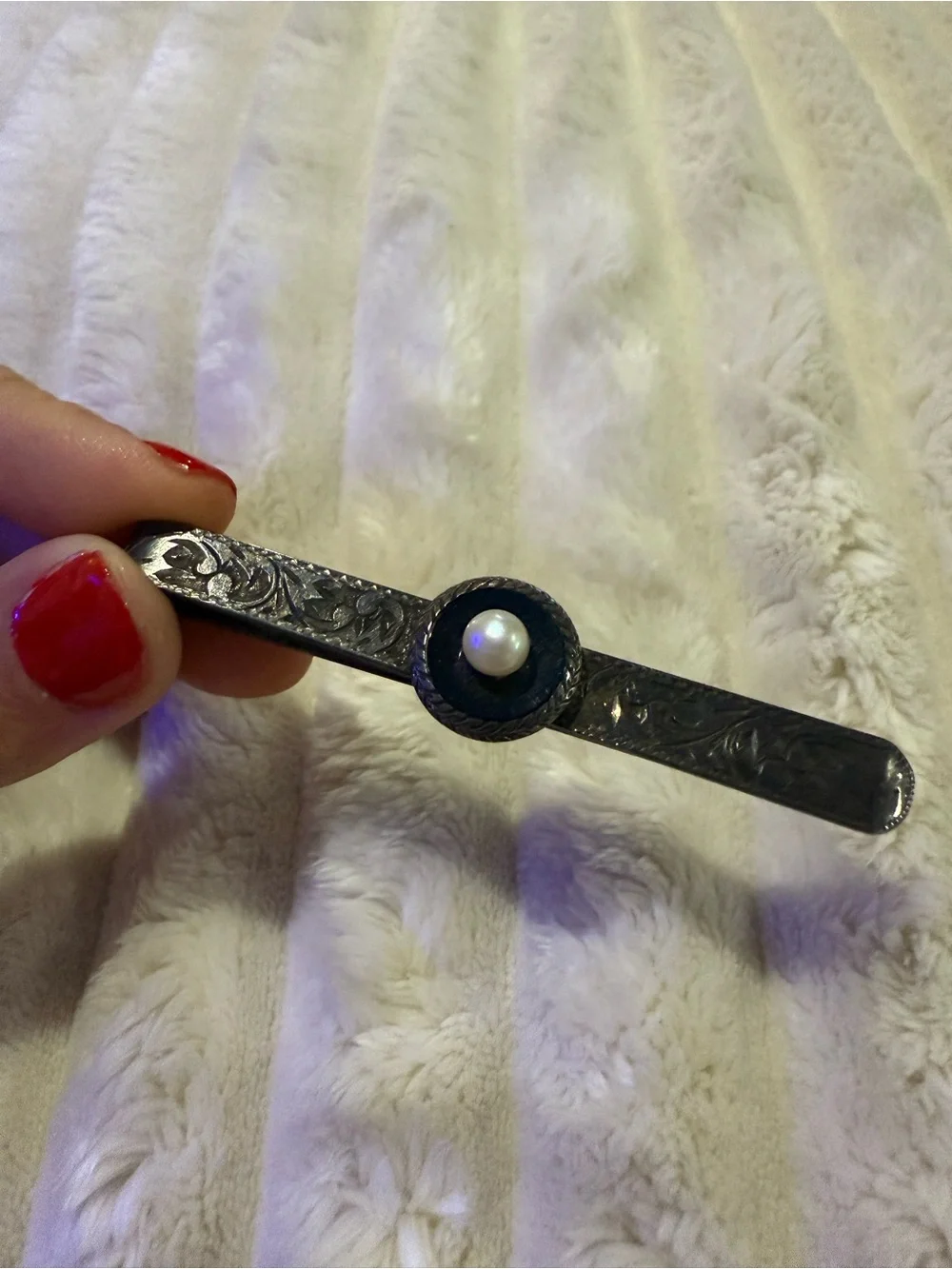 Vintage 950 Silver Engraved Tie Bar Clip w Pearl & Black Onyx Accent